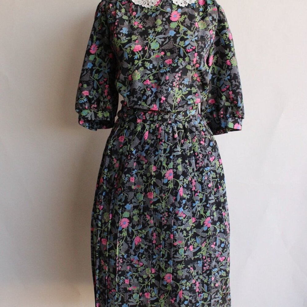 Vintage 1980's Dress with Belt, Breli Originals, Black Floral Print, Lace Collar - Picture 2 of 10